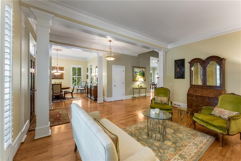 1144 Bellewood Square