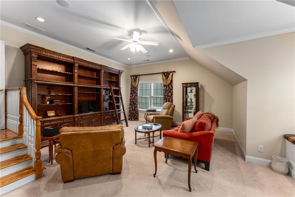 1144 Bellewood Square