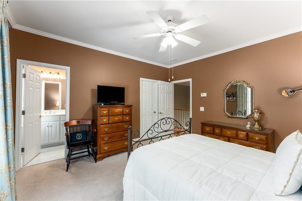 1144 Bellewood Square