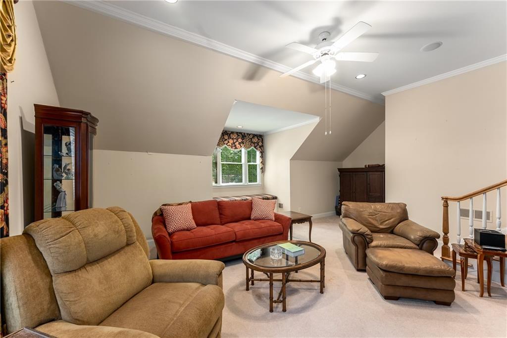 1144 Bellewood Square