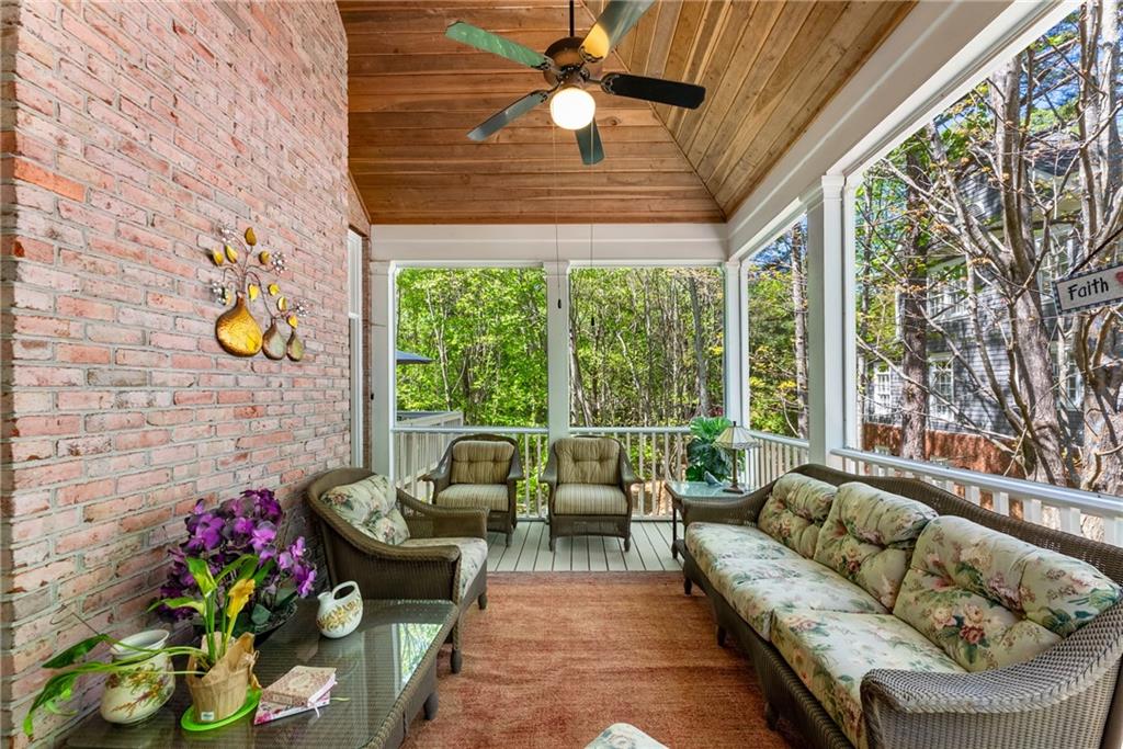 1144 Bellewood Square