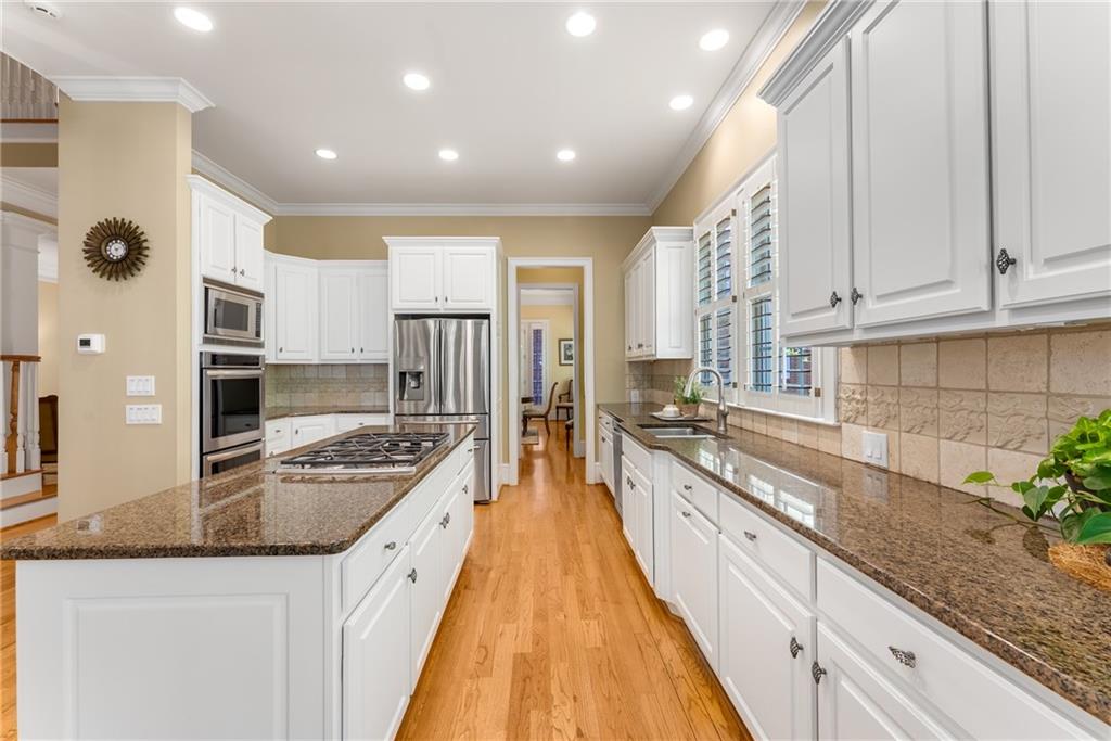 1144 Bellewood Square