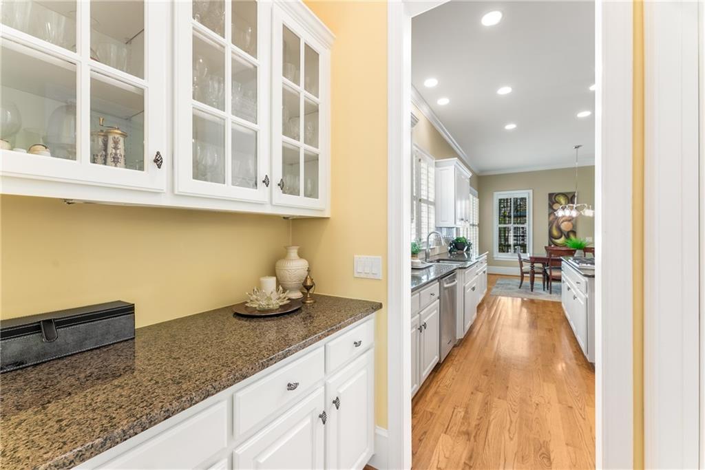 1144 Bellewood Square