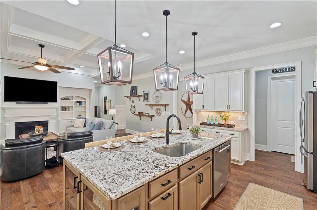 754 Creekside Bend