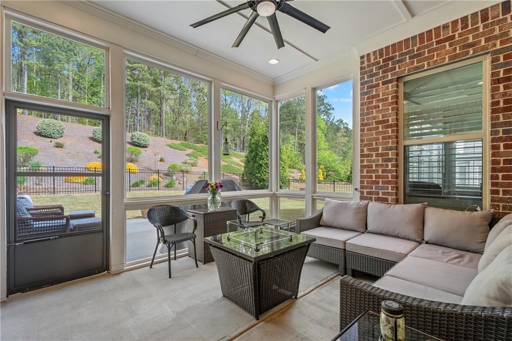 754 Creekside Bend