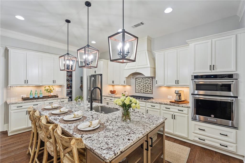 754 Creekside Bend