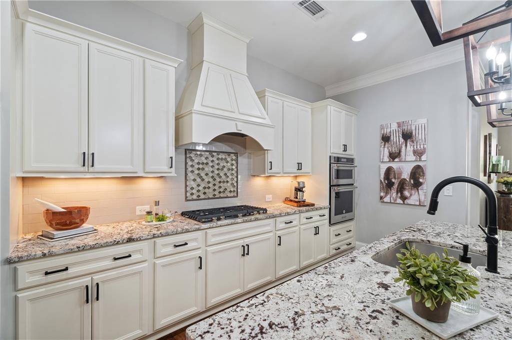 754 Creekside Bend