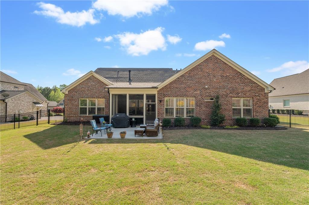 754 Creekside Bend