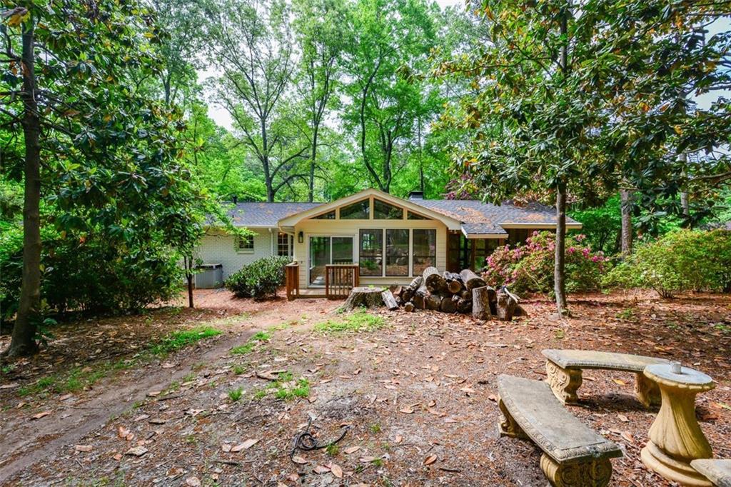 2840 Wendy Lane