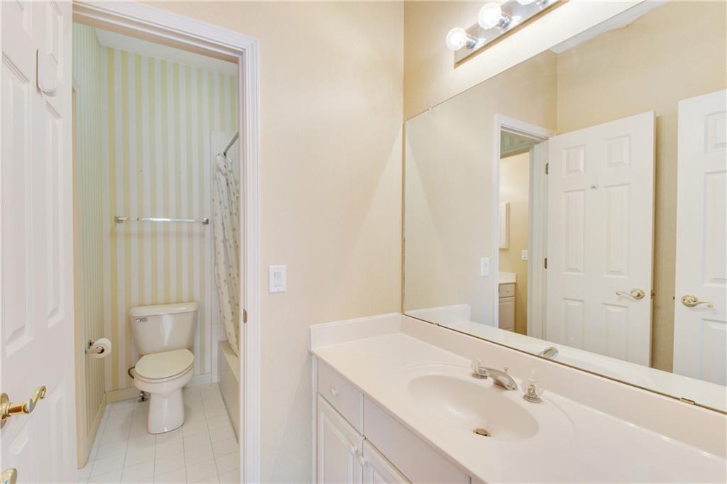 290 Windsor Gate Cove
