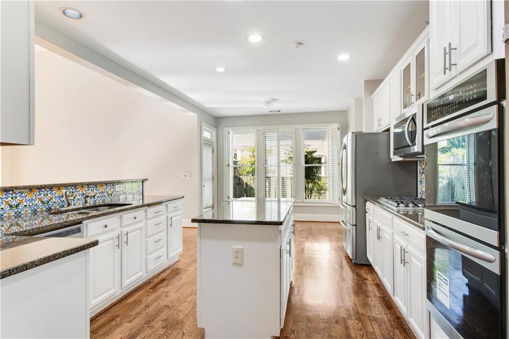 290 Windsor Gate Cove