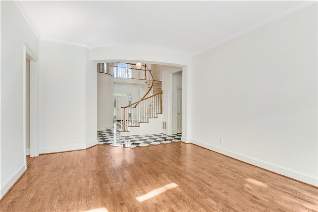 290 Windsor Gate Cove