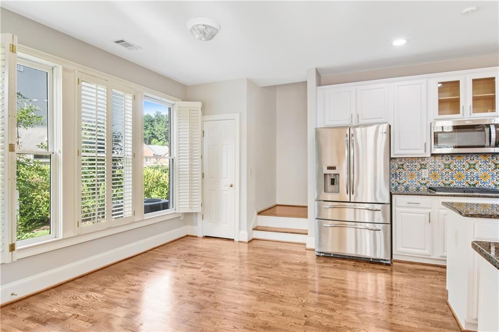 290 Windsor Gate Cove