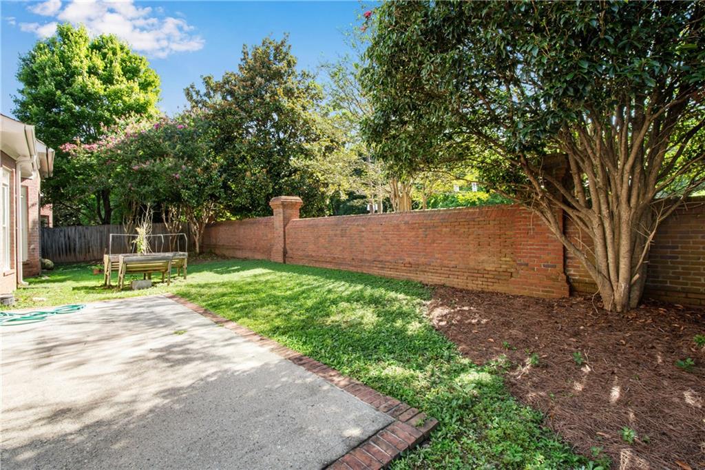 290 Windsor Gate Cove