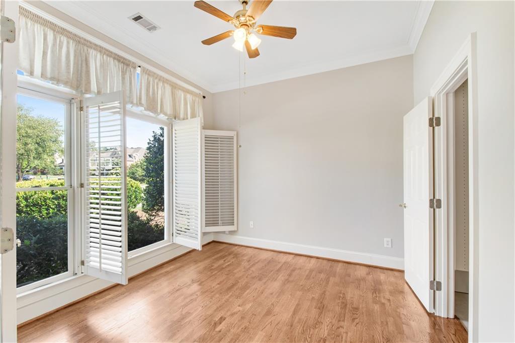 290 Windsor Gate Cove