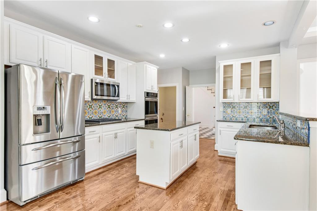 290 Windsor Gate Cove