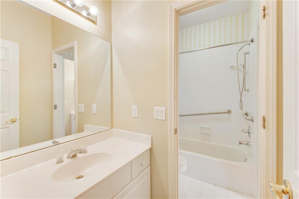 290 Windsor Gate Cove