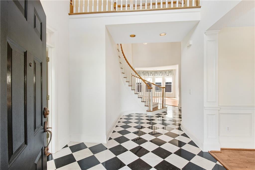 290 Windsor Gate Cove