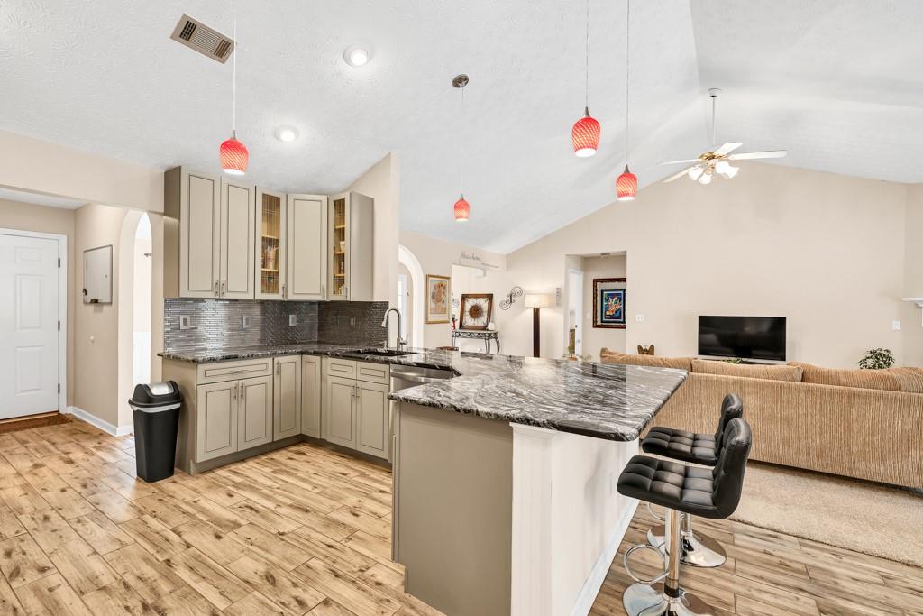 1520 Great Oaks Drive