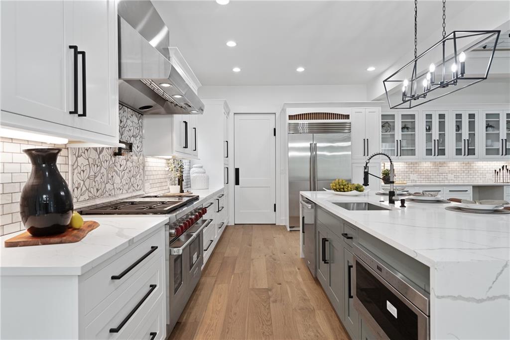 2595 Grassview Drive