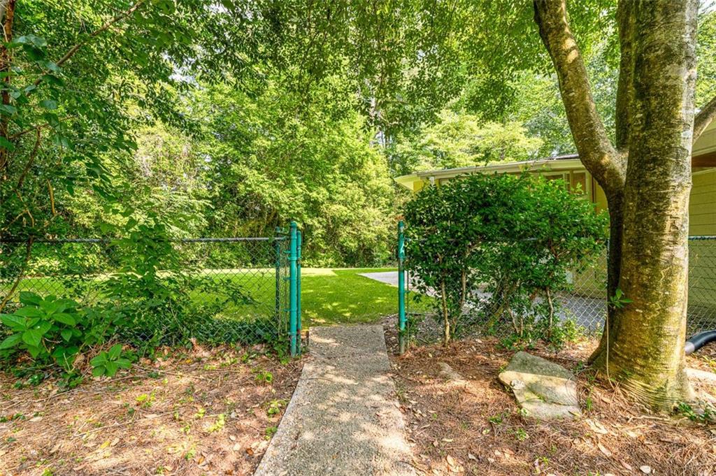 2349 ECHO CLIFF Court NE