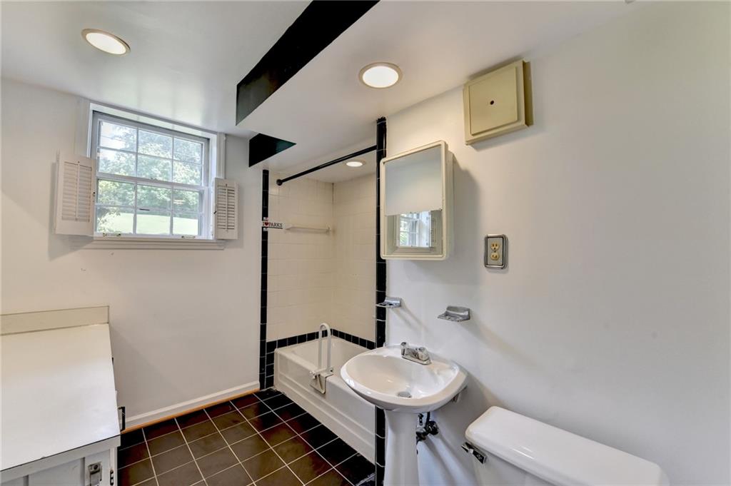 1970 Fisher Trail NE