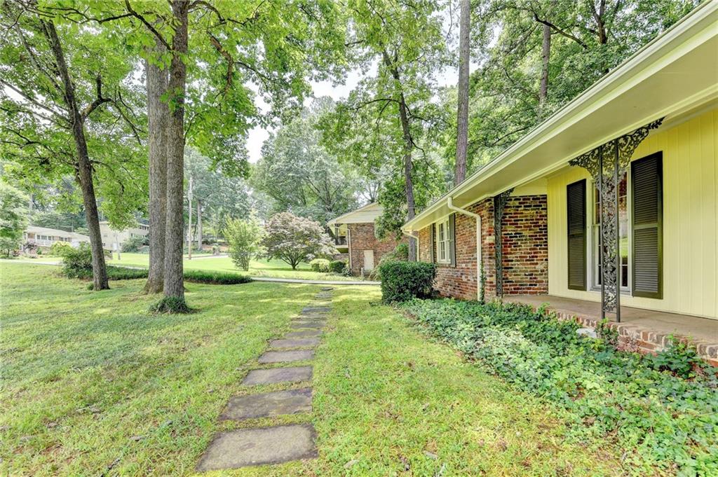 1970 Fisher Trail NE