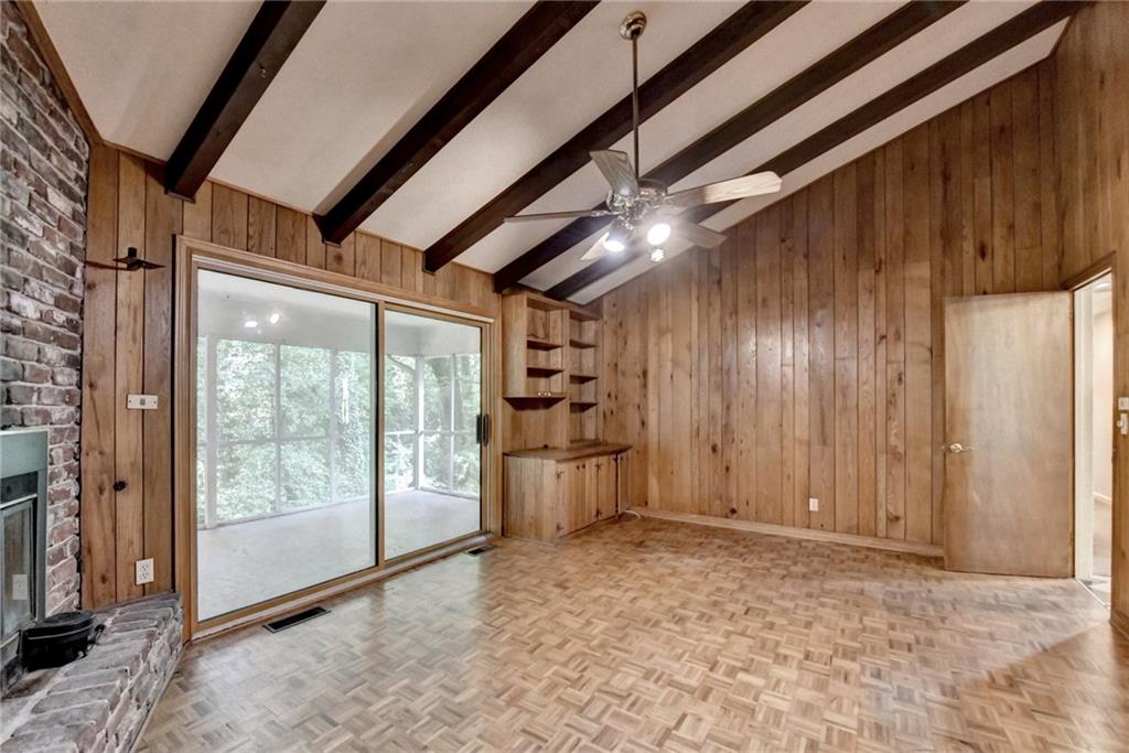 1970 Fisher Trail NE