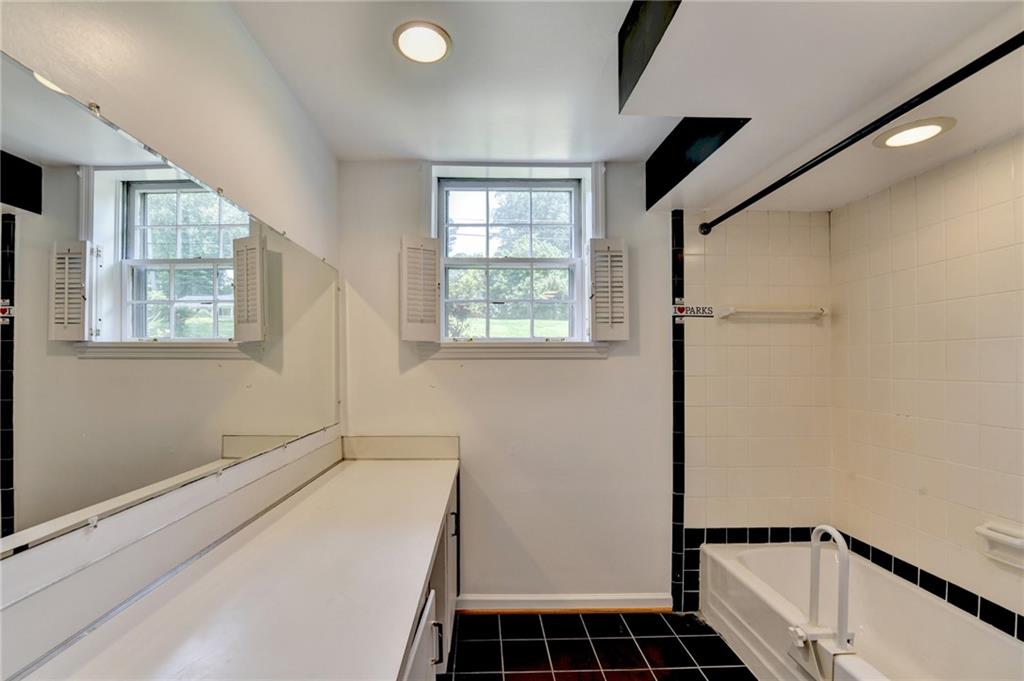 1970 Fisher Trail NE