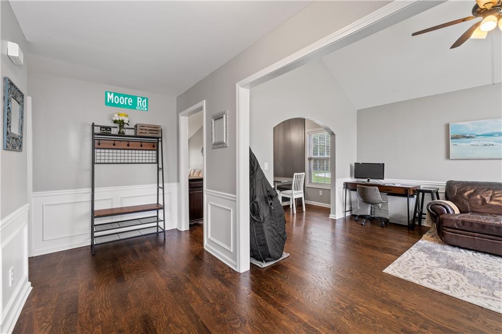 192 SANDHURST Court