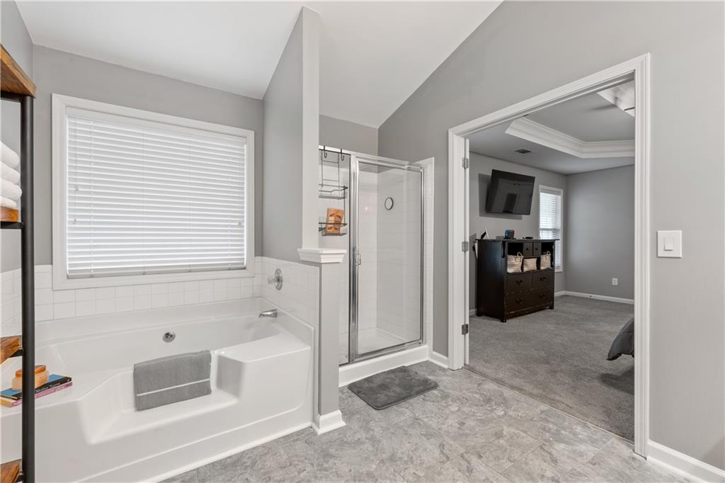 192 SANDHURST Court