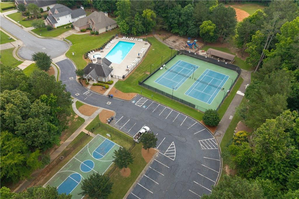 192 SANDHURST Court