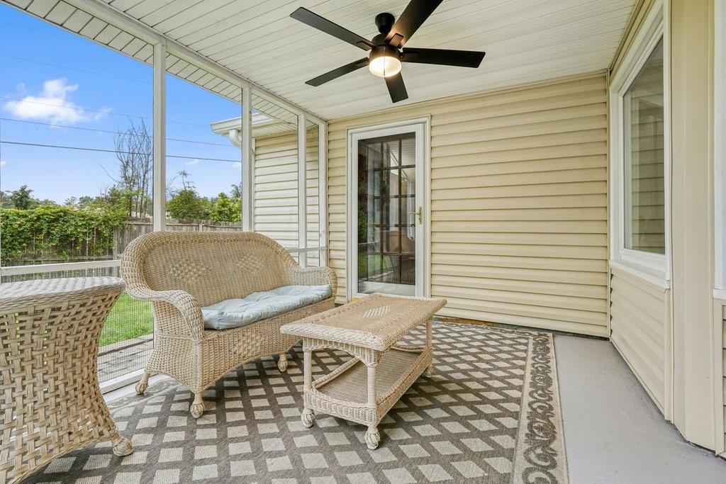 2801 Holly Oaks Drive