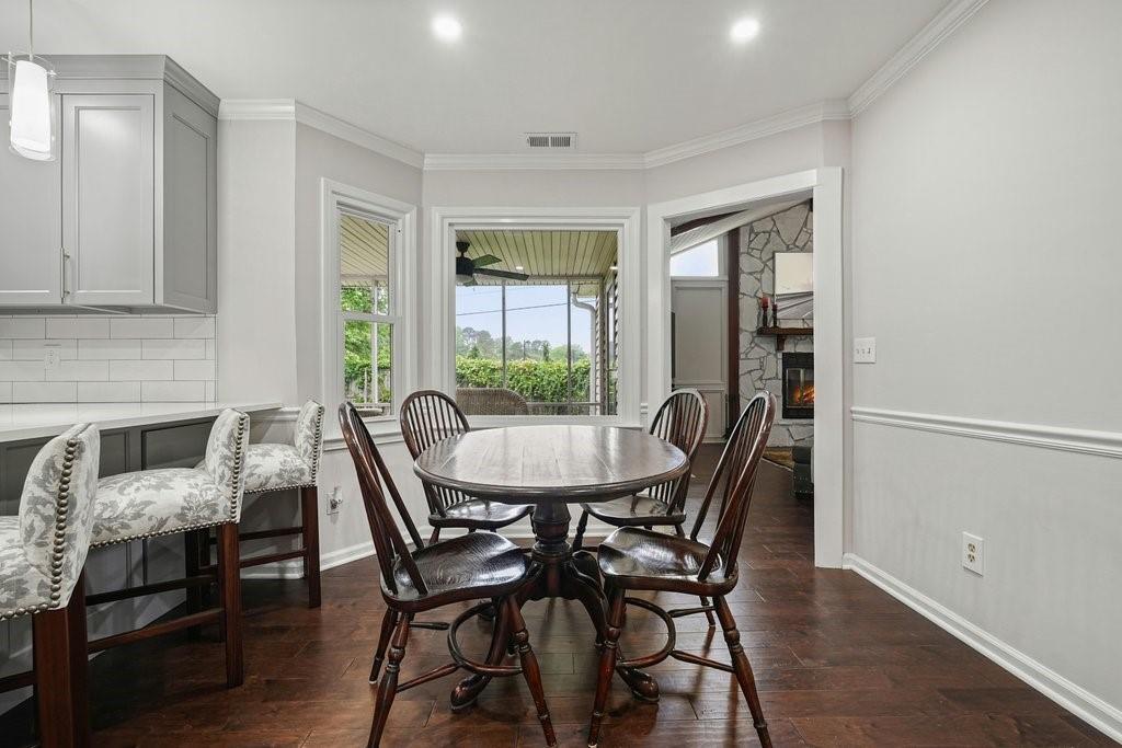 2801 Holly Oaks Drive