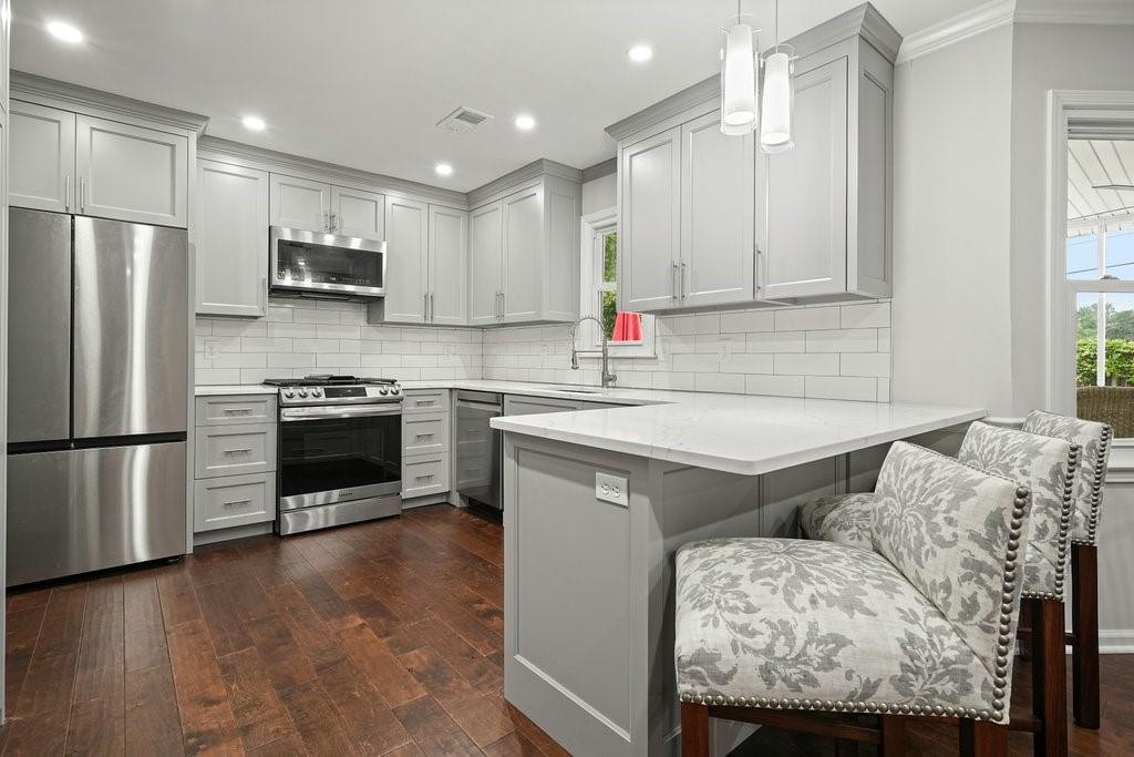 2801 Holly Oaks Drive