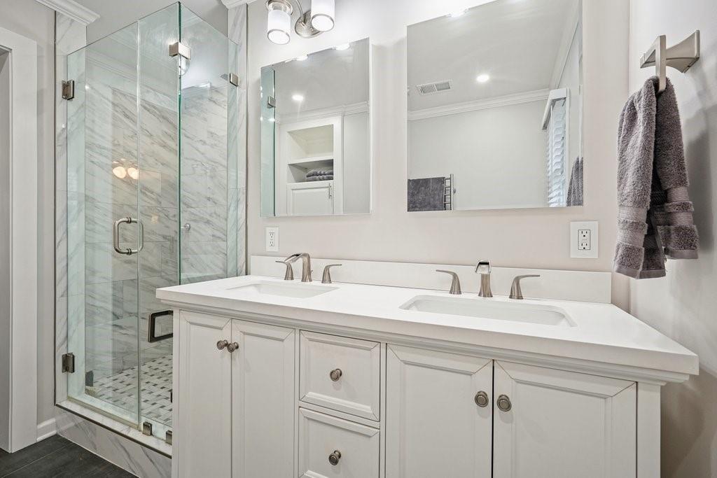 2801 Holly Oaks Drive