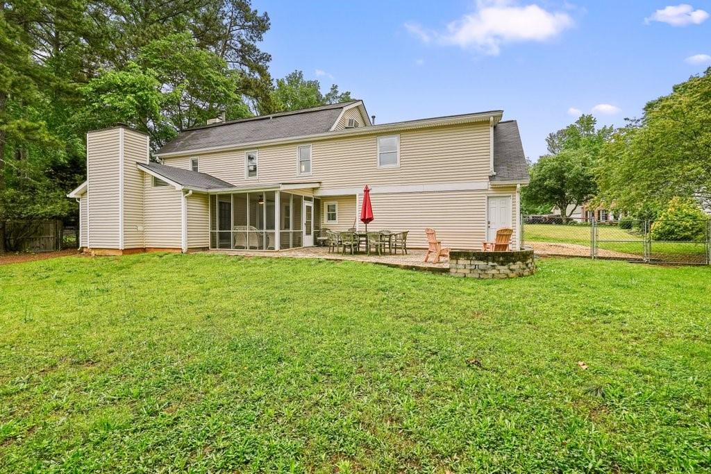 2801 Holly Oaks Drive