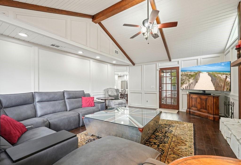2801 Holly Oaks Drive