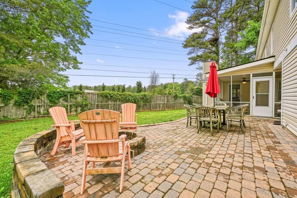 2801 Holly Oaks Drive