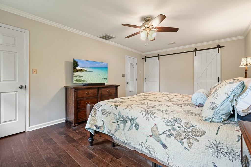 2801 Holly Oaks Drive