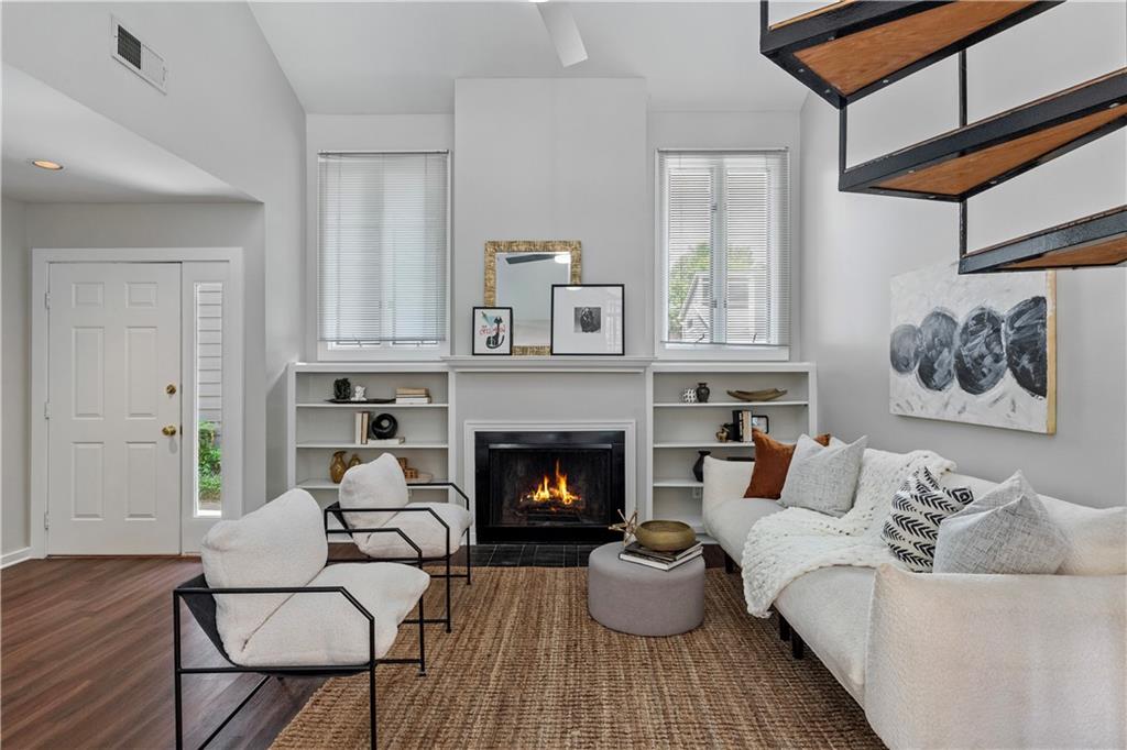 836 Saint Charles Avenue NE Unit I