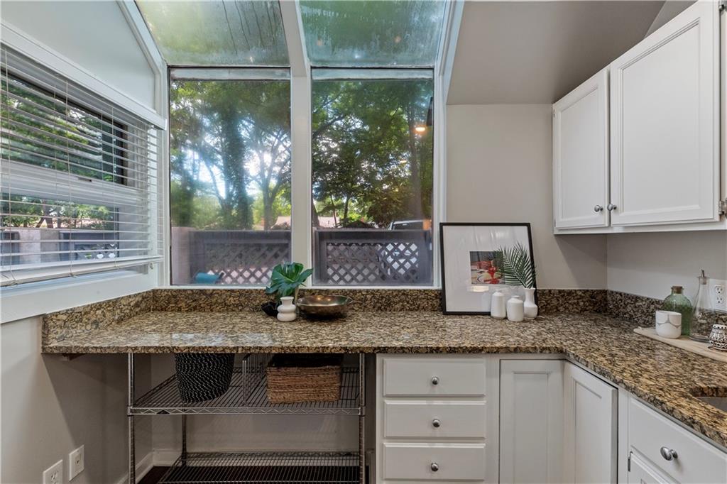 836 Saint Charles Avenue NE Unit I