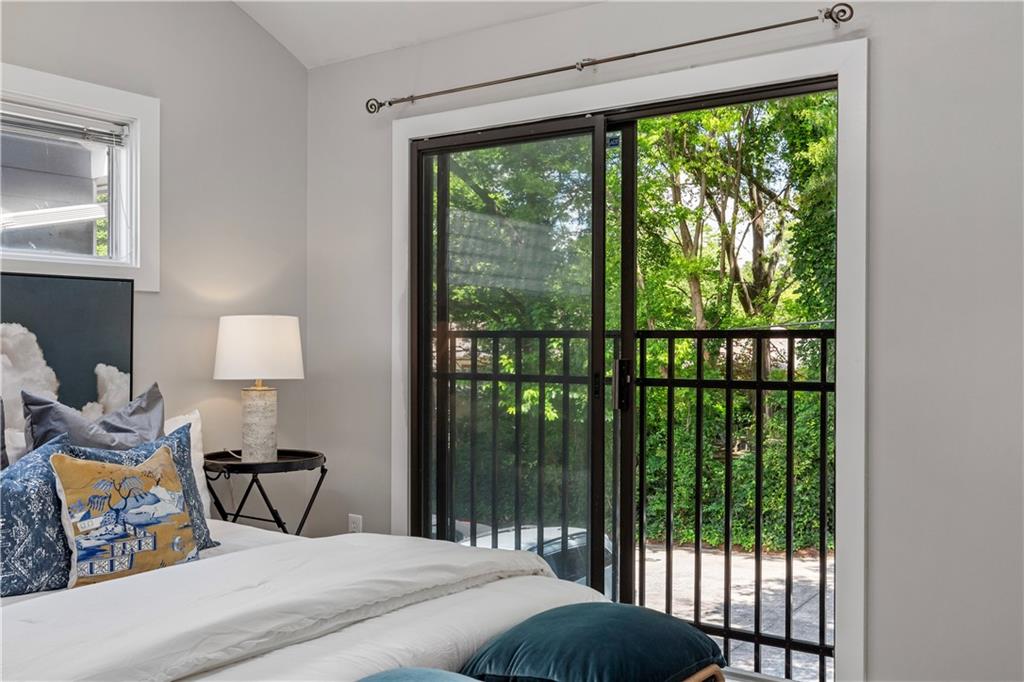 836 Saint Charles Avenue NE Unit I