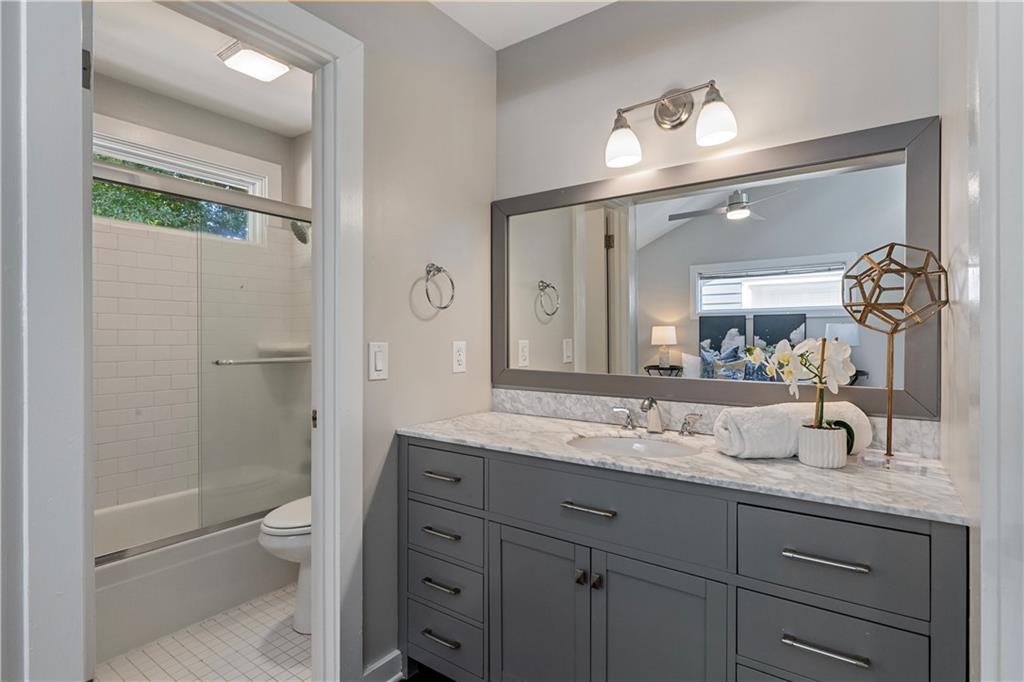 836 Saint Charles Avenue NE Unit I