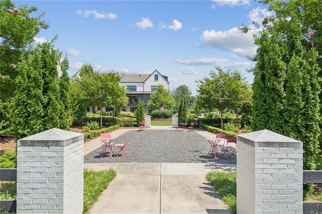 6930 Whitman Walk