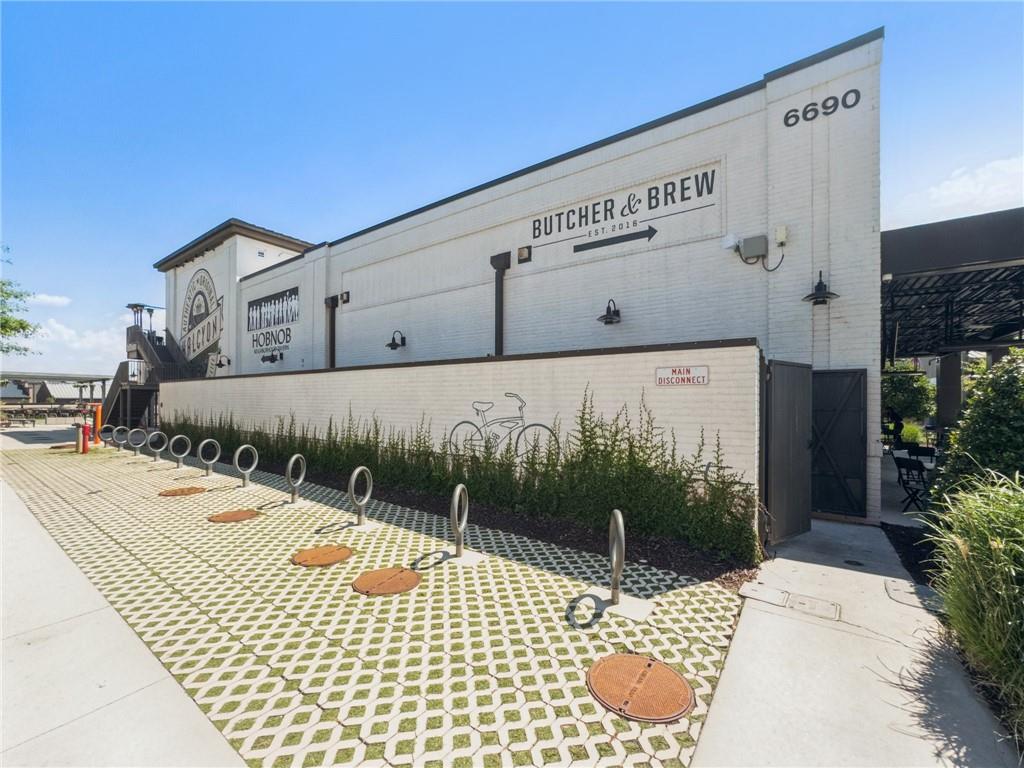 6930 Whitman Walk
