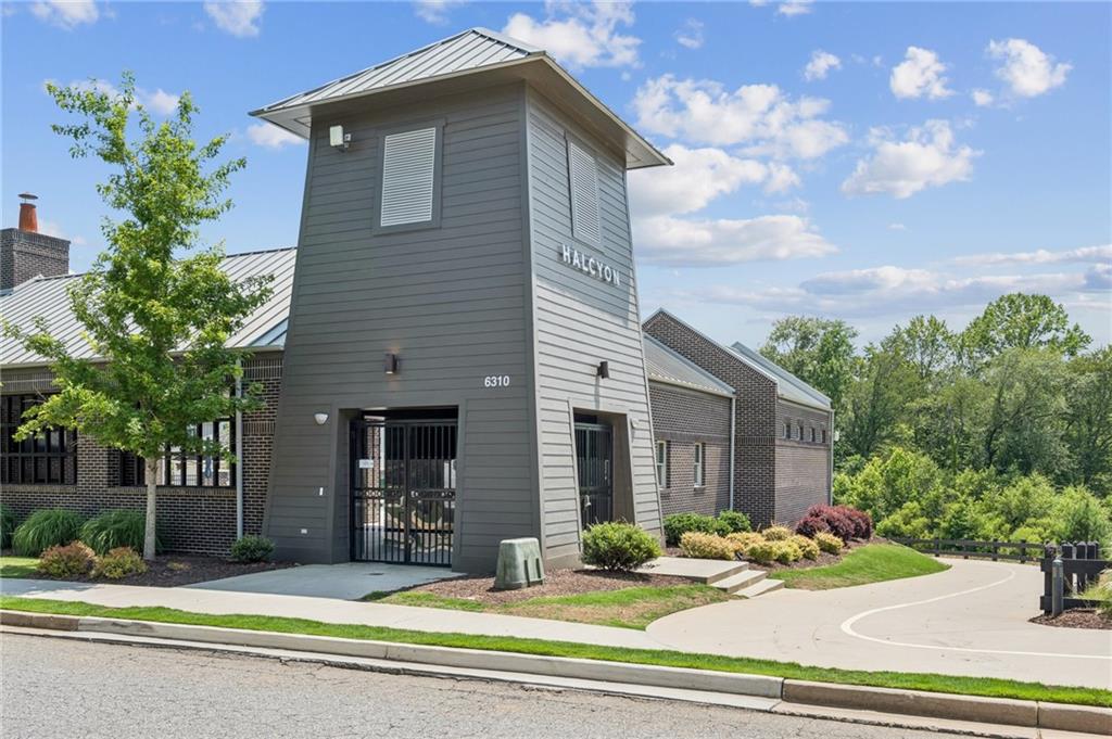 6930 Whitman Walk