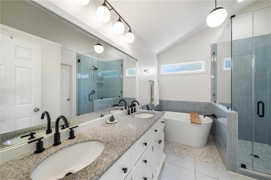 11095 Crabapple Lake Drive