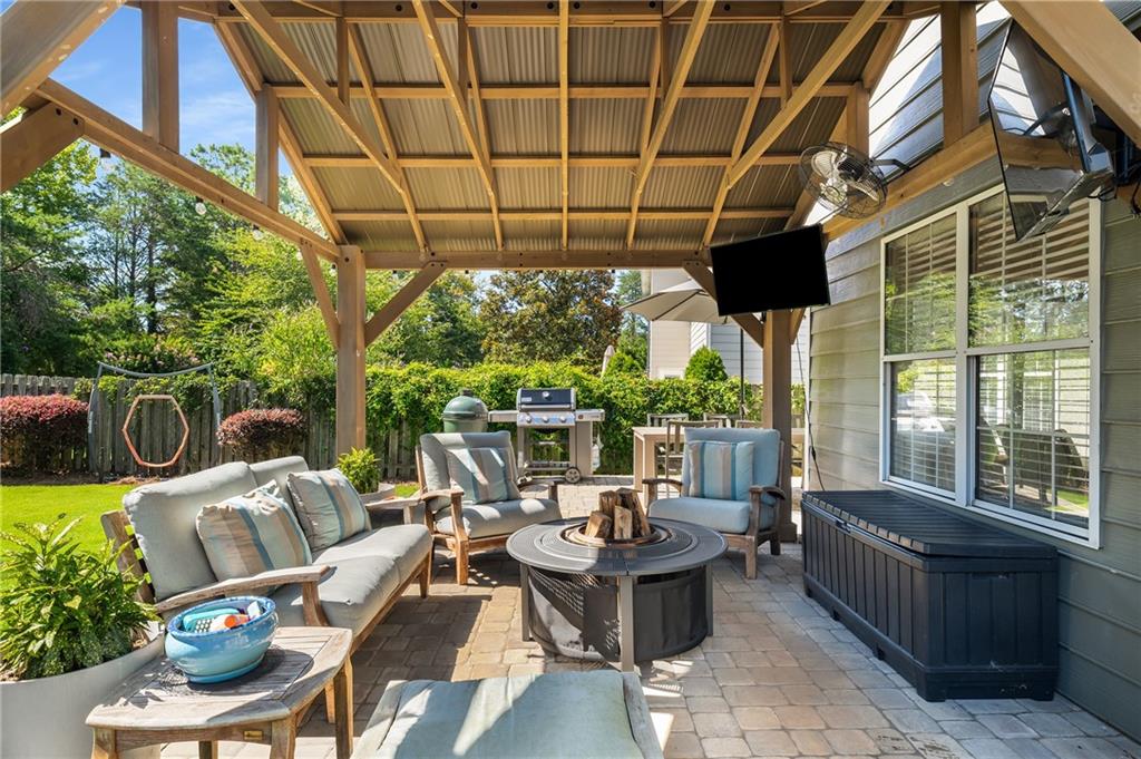 11095 Crabapple Lake Drive