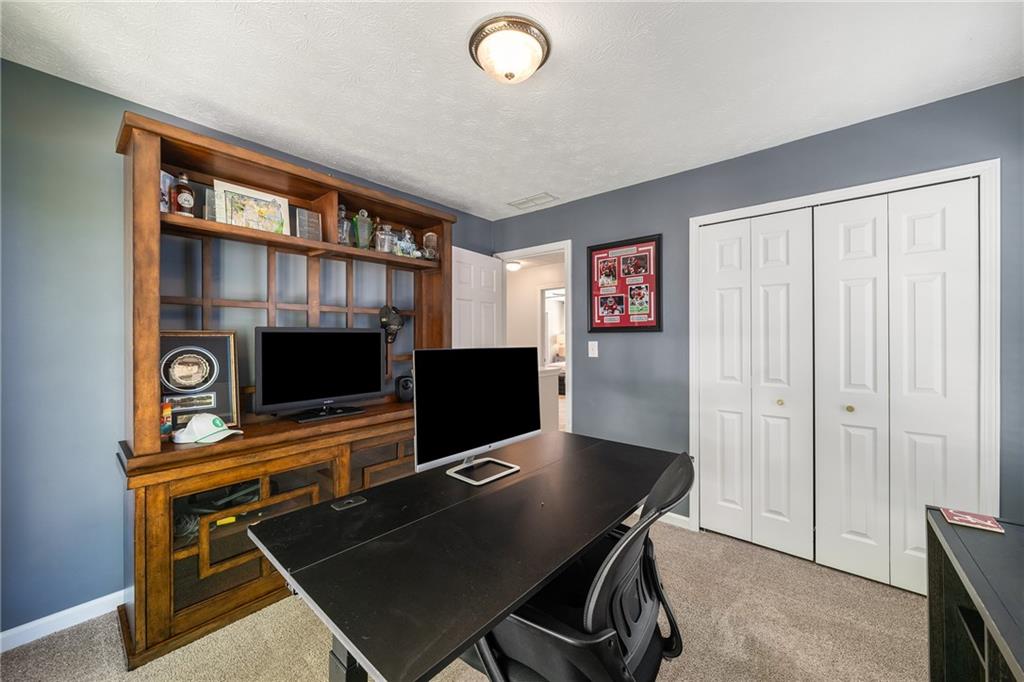 11095 Crabapple Lake Drive